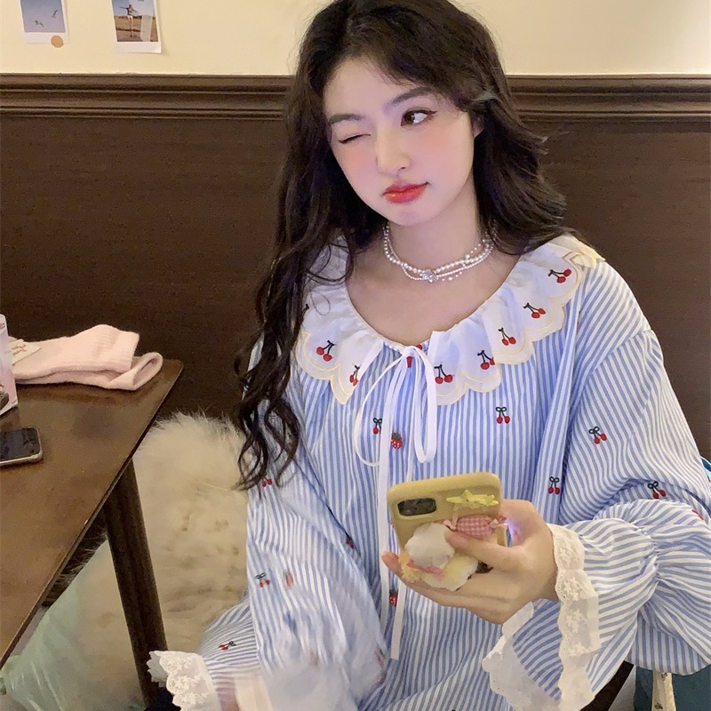 한국식 스윗 스타일 루즈핏 체리 자수 헤비워크 스트라이 - Embroidery Cardigan 리뷰 및 가격