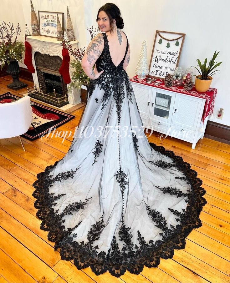 고딕 V 넥 웨딩 드레스 블랙 화이트 수 놓은 멕시코  - Embroidery Gothic 리뷰 및 가격